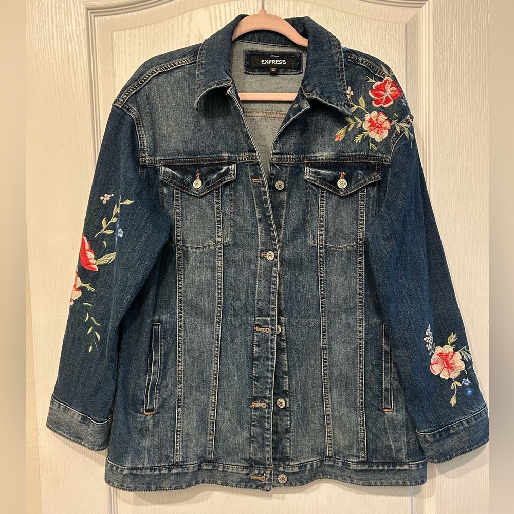Women’s Express Floral Denim Blue Jean Jacket Size Medium/Large